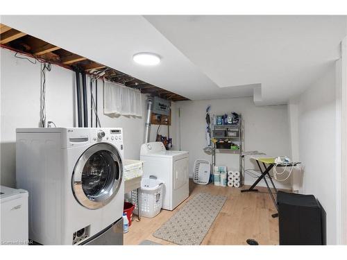 10 Knightwood Drive, St. Catharines, ON - Indoor Photo Showing Laundry Room