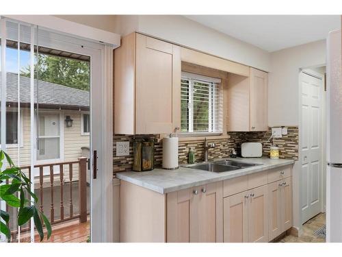 10 Knightwood Drive, St. Catharines, ON - Indoor Photo Showing Kitchen With Double Sink