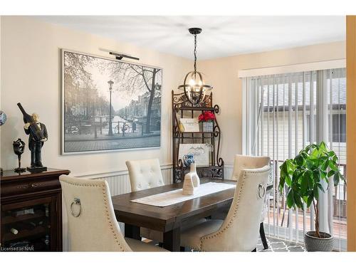 10 Knightwood Drive, St. Catharines, ON - Indoor Photo Showing Dining Room