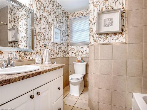 4 Keistan Drive, St. Catharines, ON - Indoor Photo Showing Bathroom