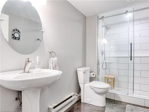 4 Keistan Drive, St. Catharines, ON - Indoor Photo Showing Bathroom