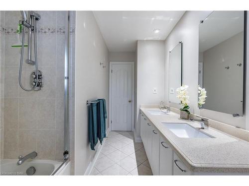 10 Wedgewood Court, St. Catharines, ON - Indoor Photo Showing Bathroom