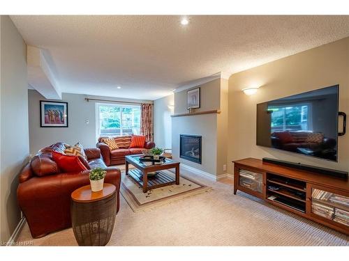 10 Wedgewood Court, St. Catharines, ON - Indoor Photo Showing Living Room With Fireplace