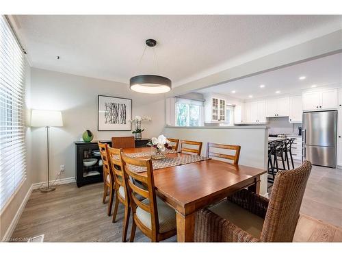 10 Wedgewood Court, St. Catharines, ON - Indoor Photo Showing Dining Room