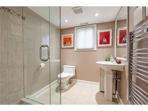 10 Wedgewood Court, St. Catharines, ON - Indoor Photo Showing Bathroom