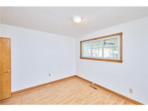 66 Rose Avenue, Thorold, ON - Indoor Photo Showing Other Room