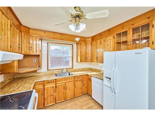 66 Rose Avenue, Thorold, ON - Indoor Photo Showing Kitchen