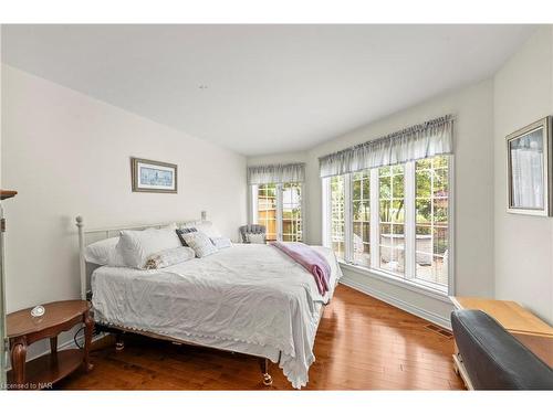 44-15 Lakeside Drive, St. Catharines, ON - Indoor Photo Showing Bedroom