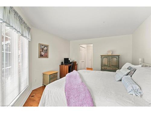 44-15 Lakeside Drive, St. Catharines, ON - Indoor Photo Showing Bedroom