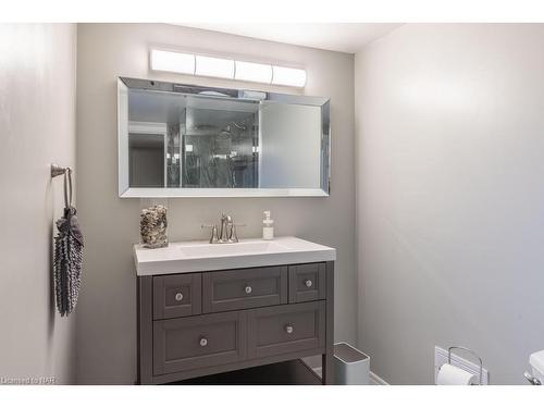 13 Warrington Place, St. Catharines, ON - Indoor Photo Showing Bathroom