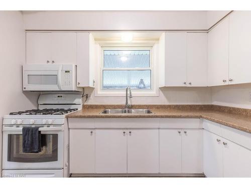 13 Warrington Place, St. Catharines, ON - Indoor Photo Showing Kitchen With Double Sink