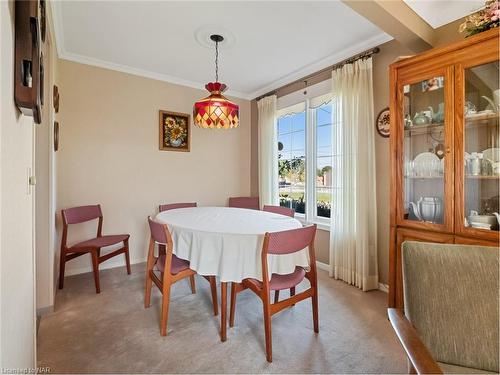 134 Champlain Drive, Fort Erie, ON - Indoor Photo Showing Dining Room