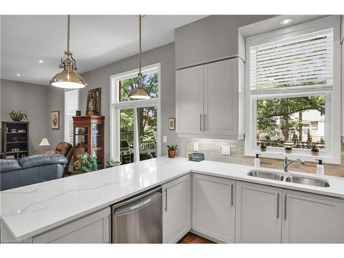 3-481 Victoria Street, Niagara-On-The-Lake, ON - Indoor Photo Showing Kitchen With Double Sink