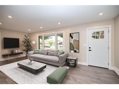 1 & #2-6505 Doreen Drive, Niagara Falls, ON - Indoor Photo Showing Living Room