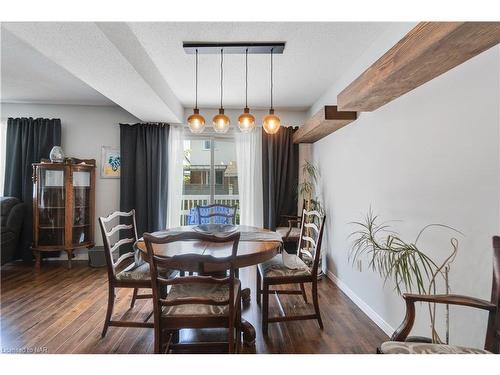 33 Naples Court, Thorold, ON - Indoor Photo Showing Dining Room