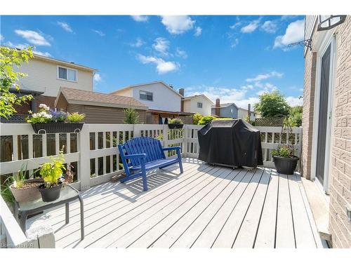 33 Naples Court, Thorold, ON - Outdoor With Deck Patio Veranda With Exterior