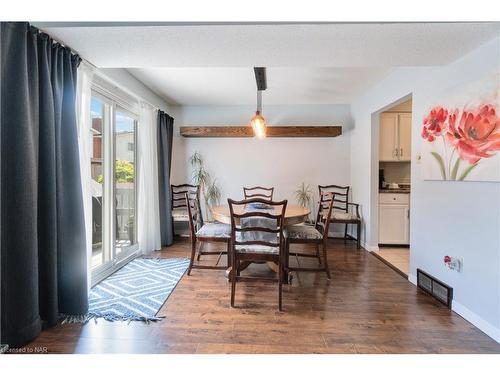 33 Naples Court, Thorold, ON - Indoor Photo Showing Dining Room