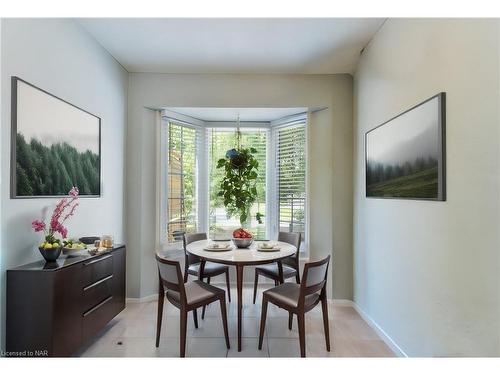 33 Naples Court, Thorold, ON - Indoor Photo Showing Dining Room