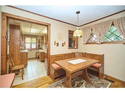 7321 Fern Avenue, Niagara Falls, ON - Indoor Photo Showing Dining Room