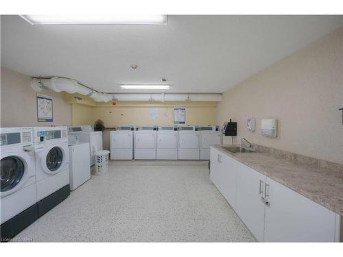 804-35 Towering Heights Boulevard, St. Catharines, ON - Indoor Photo Showing Laundry Room