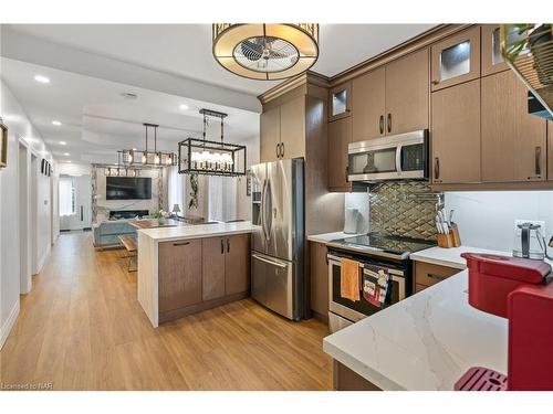 6 Manchester Avenue, St. Catharines, ON - Indoor Photo Showing Kitchen With Upgraded Kitchen