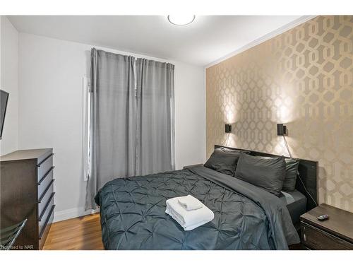 6 Manchester Avenue, St. Catharines, ON - Indoor Photo Showing Bedroom