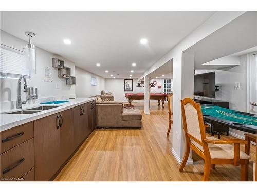 6 Manchester Avenue, St. Catharines, ON - Indoor Photo Showing Kitchen With Double Sink