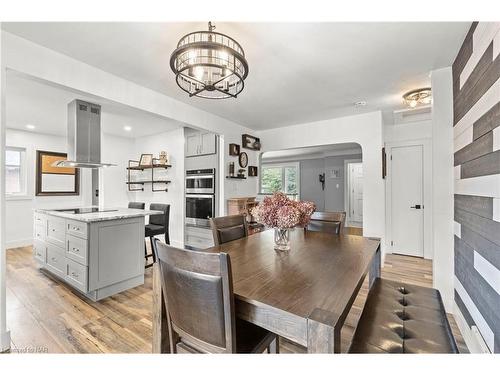 6788 Stamford Green Drive, Niagara Falls, ON - Indoor Photo Showing Dining Room