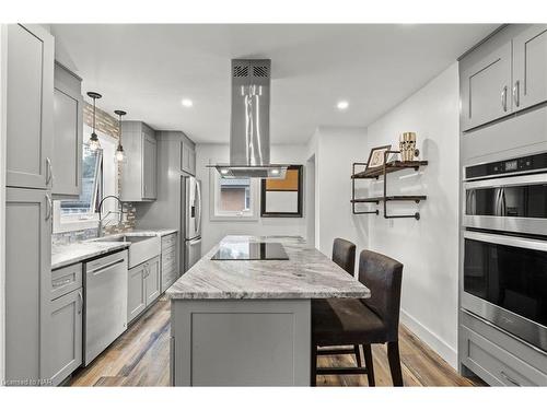 6788 Stamford Green Drive, Niagara Falls, ON - Indoor Photo Showing Kitchen With Stainless Steel Kitchen With Upgraded Kitchen