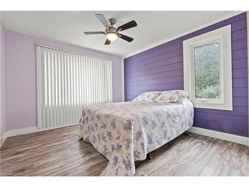 6788 Stamford Green Drive, Niagara Falls, ON - Indoor Photo Showing Bedroom