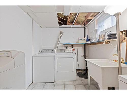 6788 Stamford Green Drive, Niagara Falls, ON - Indoor Photo Showing Laundry Room