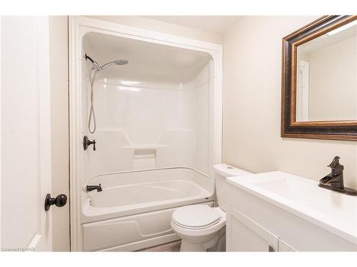 78 Silvan Drive, Welland, ON - Indoor Photo Showing Bathroom