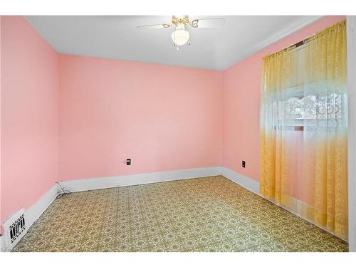 9 King Street, Thorold, ON - Indoor Photo Showing Other Room