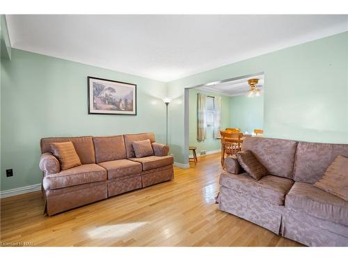 9 King Street, Thorold, ON - Indoor Photo Showing Living Room