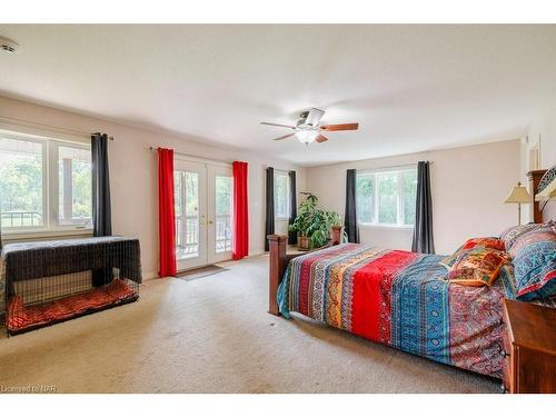 1065 Dominion Road, Fort Erie, ON - Indoor Photo Showing Bedroom