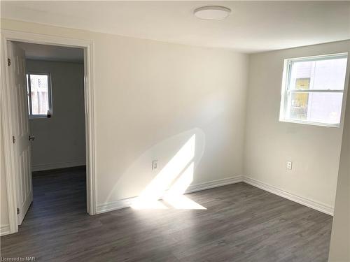 114 Lake Street, St. Catharines, ON - Indoor Photo Showing Other Room