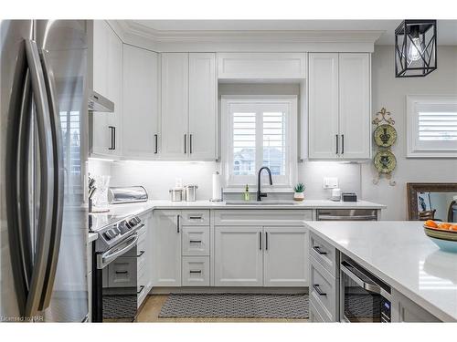 273 Lancaster Drive, Port Colborne, ON - Indoor Photo Showing Kitchen With Stainless Steel Kitchen With Upgraded Kitchen