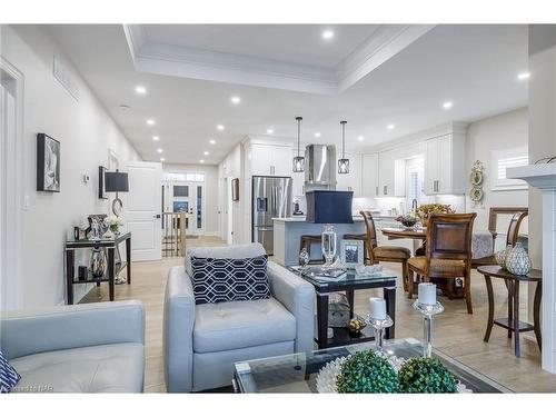 273 Lancaster Drive, Port Colborne, ON - Indoor Photo Showing Living Room