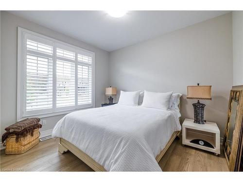 273 Lancaster Drive, Port Colborne, ON - Indoor Photo Showing Bedroom