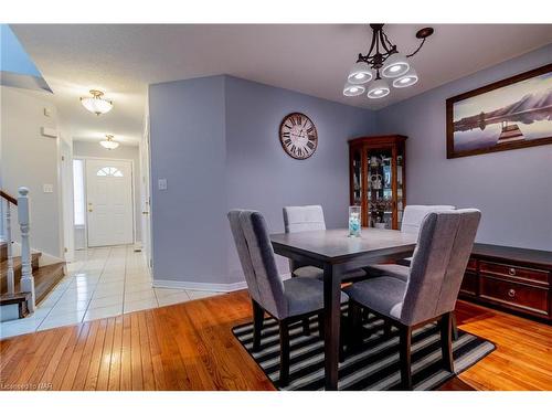 28-5070 Drummond Road, Niagara Falls, ON - Indoor Photo Showing Dining Room