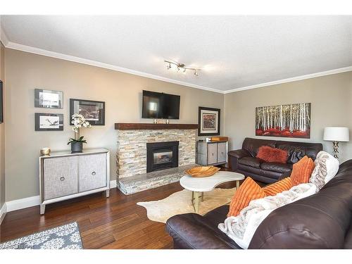 38 Banburry Crescent, Grimsby, ON - Indoor Photo Showing Living Room With Fireplace