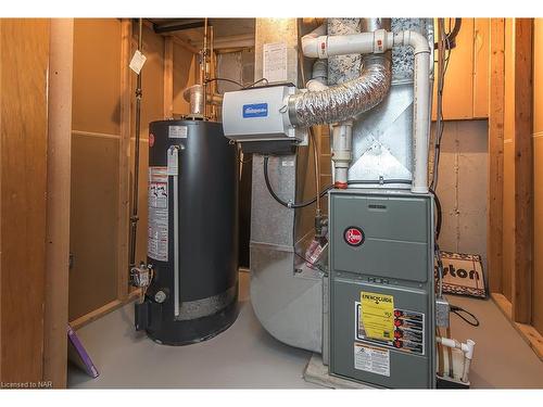 38 Banburry Crescent, Grimsby, ON - Indoor Photo Showing Basement