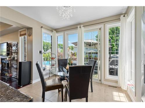 6500 St. Michael Avenue, Niagara Falls, ON - Indoor Photo Showing Dining Room