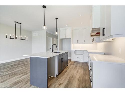 38A Neptune Drive, St. Catharines, ON - Indoor Photo Showing Kitchen With Upgraded Kitchen