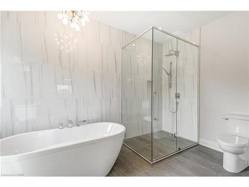 38A Neptune Drive, St. Catharines, ON - Indoor Photo Showing Bathroom