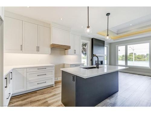 38A Neptune Drive, St. Catharines, ON - Indoor Photo Showing Kitchen With Upgraded Kitchen