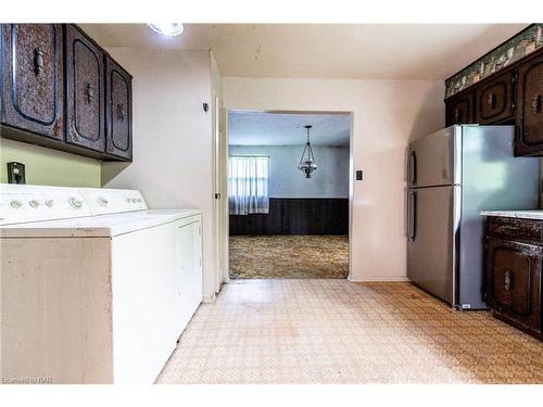 2924 Center St Street, Lincoln, ON - Indoor Photo Showing Laundry Room