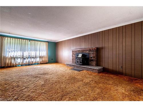 2924 Center St Street, Lincoln, ON - Indoor With Fireplace