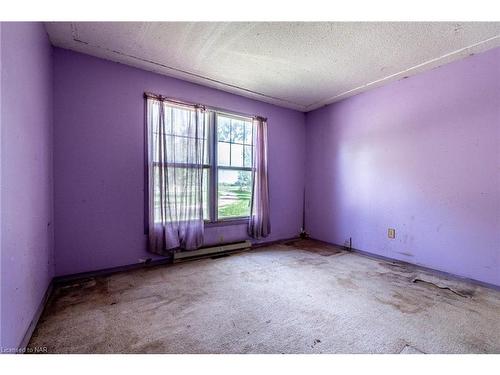 2924 Center St Street, Lincoln, ON - Indoor Photo Showing Other Room