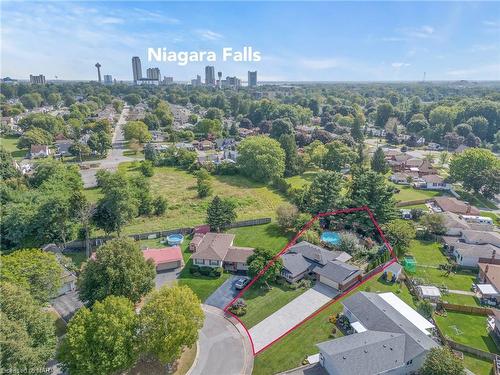 6768 Homestead Crescent, Niagara Falls, ON - Outdoor With View